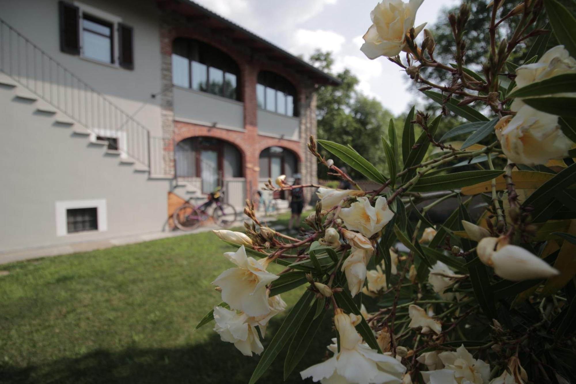 Casa Bart, Bike And Outdoor Hospitality Hotel Villar San Costanzo Exterior photo